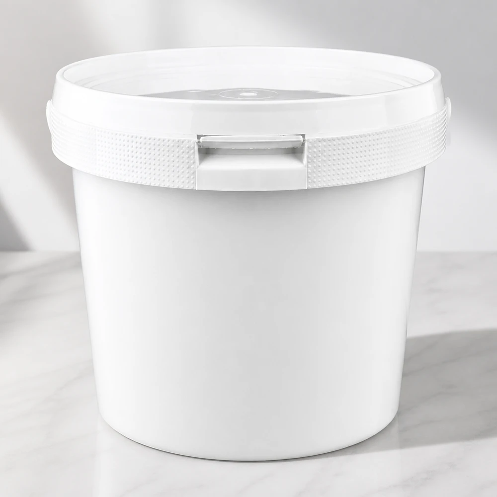 Eimer 2.5L aus weißem Kunststoff Polypropylen mit Deckel Weißer Kunststoffeimer 2,5L aus PP mit Deckel für gewerblichen Einsatz bei Pacadura